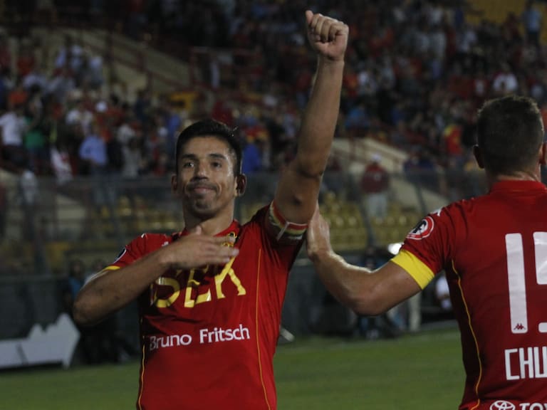 7 de Febrero del 2017/SANTIAGOJorge Ampuero celebra su gol durante el partido valido por la segunda fase de la Copa Conmebol Libertadores 2017 entre Union Española vs Altetico Cerro, jugado en el Estadio Santa Laura Universidad SEK.
FOTO:MARIO DAVILA/AGENCIAUNO