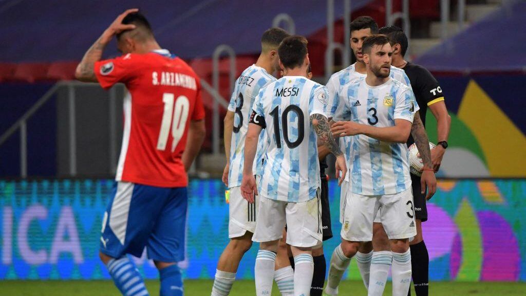 Argentina's footballers react at the end of the Conmebol Copa America 2021 football tournament group phase match between Argentina and Paraguay at the Mane Garrincha Stadium in Brasilia on June 21, 2021. (Photo by NELSON ALMEIDA / AFP) (Photo by NELSON ALMEIDA/AFP via Getty Images)