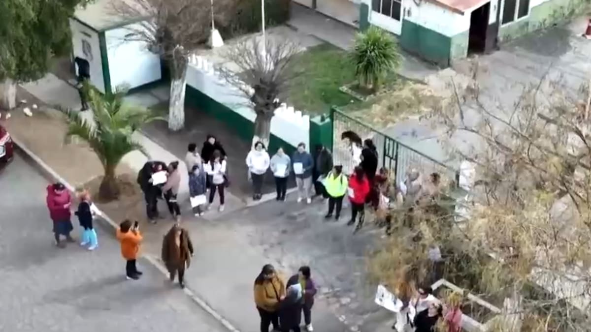 Vecinos de Til Til se manifestaron: Cierran el único retén de Rungue por plaga de termitas