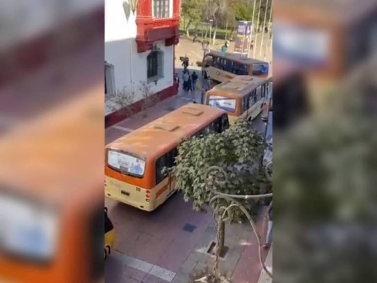 Línea de micros realiza manifestación en La Serena tras brutal golpiza a chofer