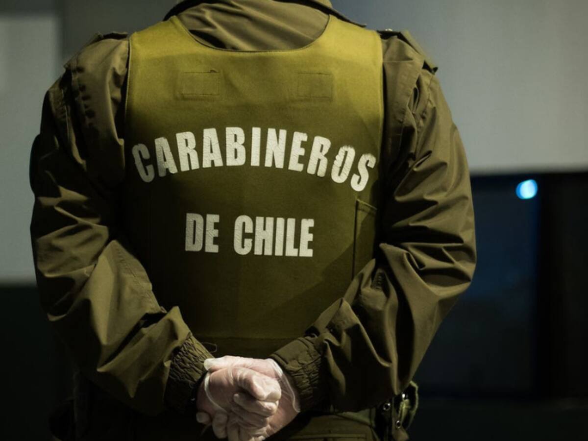 Funcionarios de Carabineros se querellan por homicidio frustrado tras ataques durante marcha de la Confech