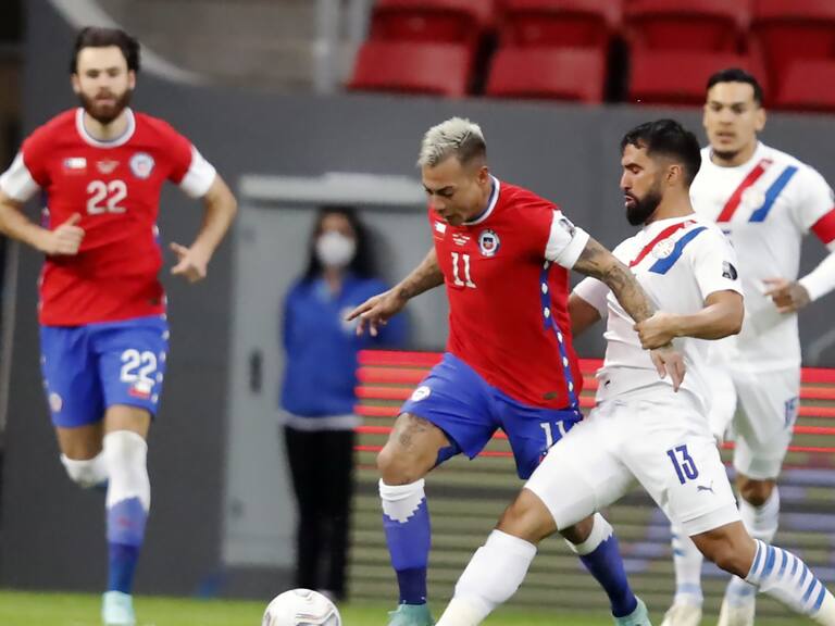 Eduardo Vargas ya entrena con balón y crece la expectativa de ver al tridente «Vargas-Alexis-Brereton» en las Clasificatorias