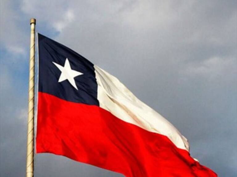 Proyecto busca sancionar a quienes utilicen emoji de la bandera chilena en Texas