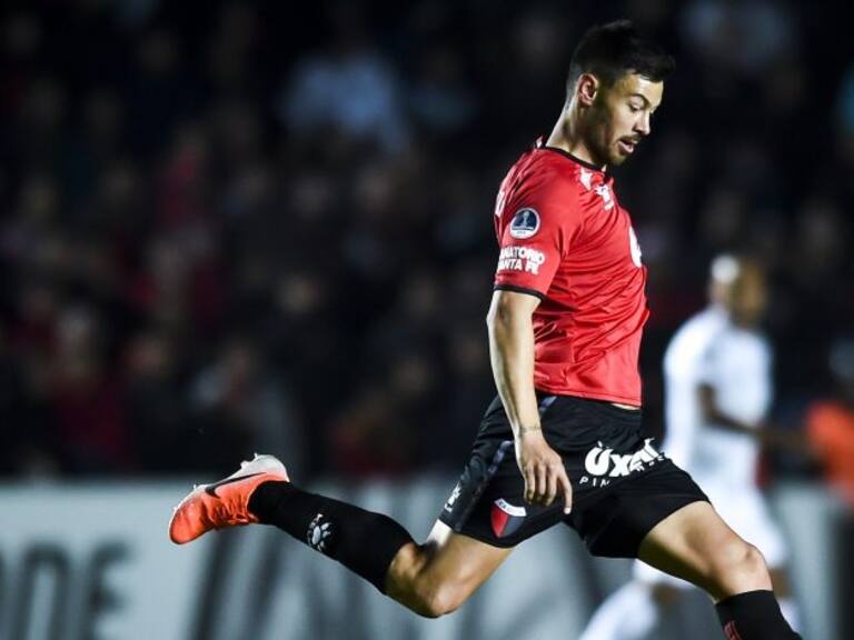 Universidad de Chile descarta la llegada del volante Federico Lértora