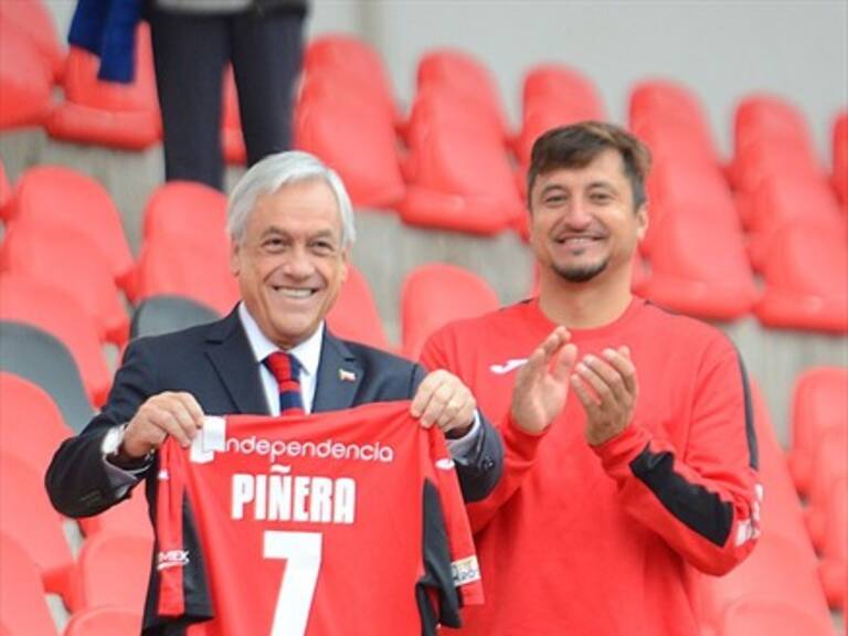 Nicolás Peric convirtió su foto con Piñera en un meme