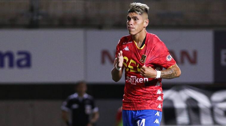 04 DE ENERO DE 2021/SANTIAGOEl jugador Carlos Palacios (c) marca el dos a uno frente a Audax Italiano, durante el partido valido por vigsimo sptima fecha del Campeonato Nacional AFP PlanVital 2020, entre Audax Italiano y Unin Espaola, disputado en el Estadio Bicentenario de La Florida.
FOTO: SEBASTIAN ORIA/AGENCIAUNO