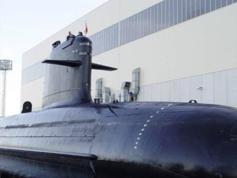 España construyó un submarino que no cabe en su muelle