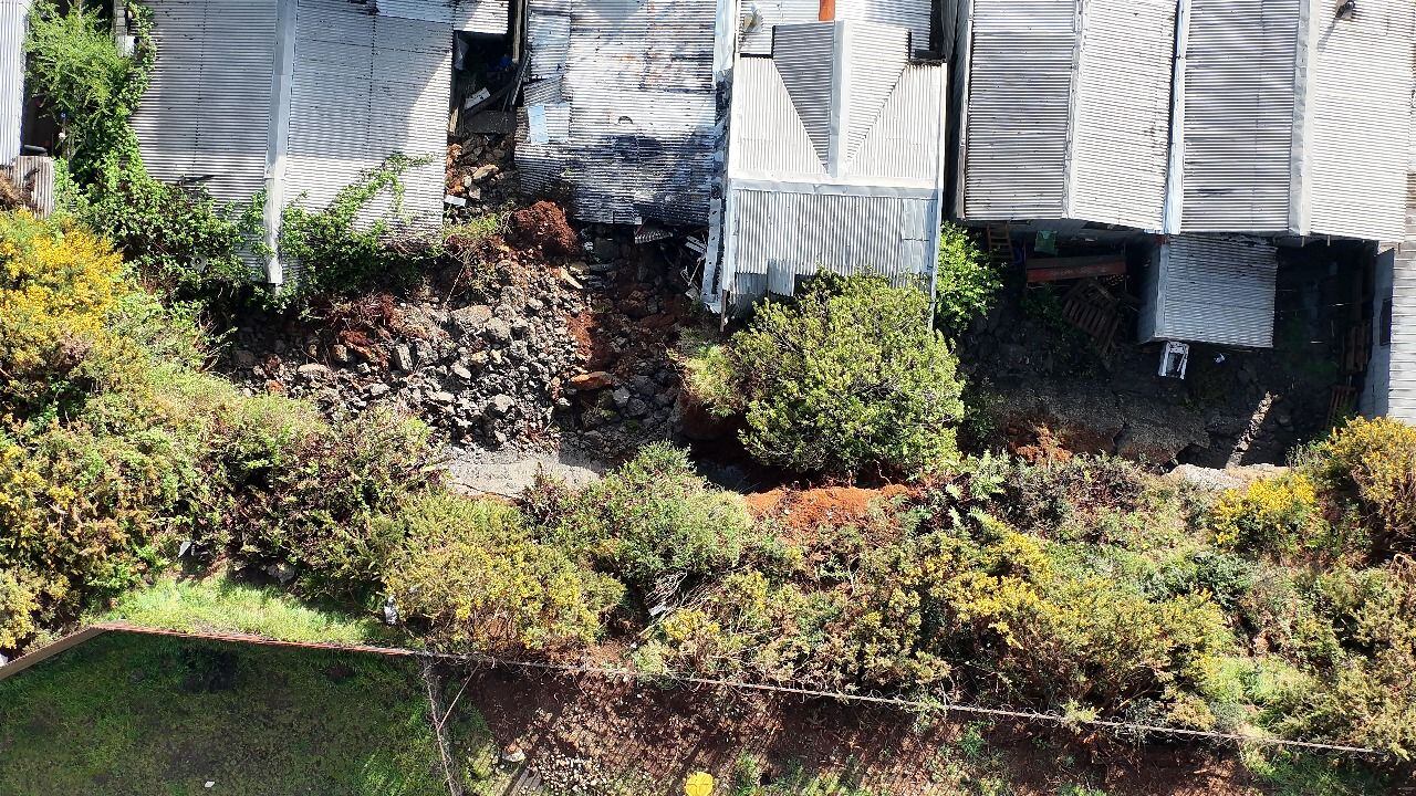 Intensas lluvias provocan derrumbe en Puerto Montt