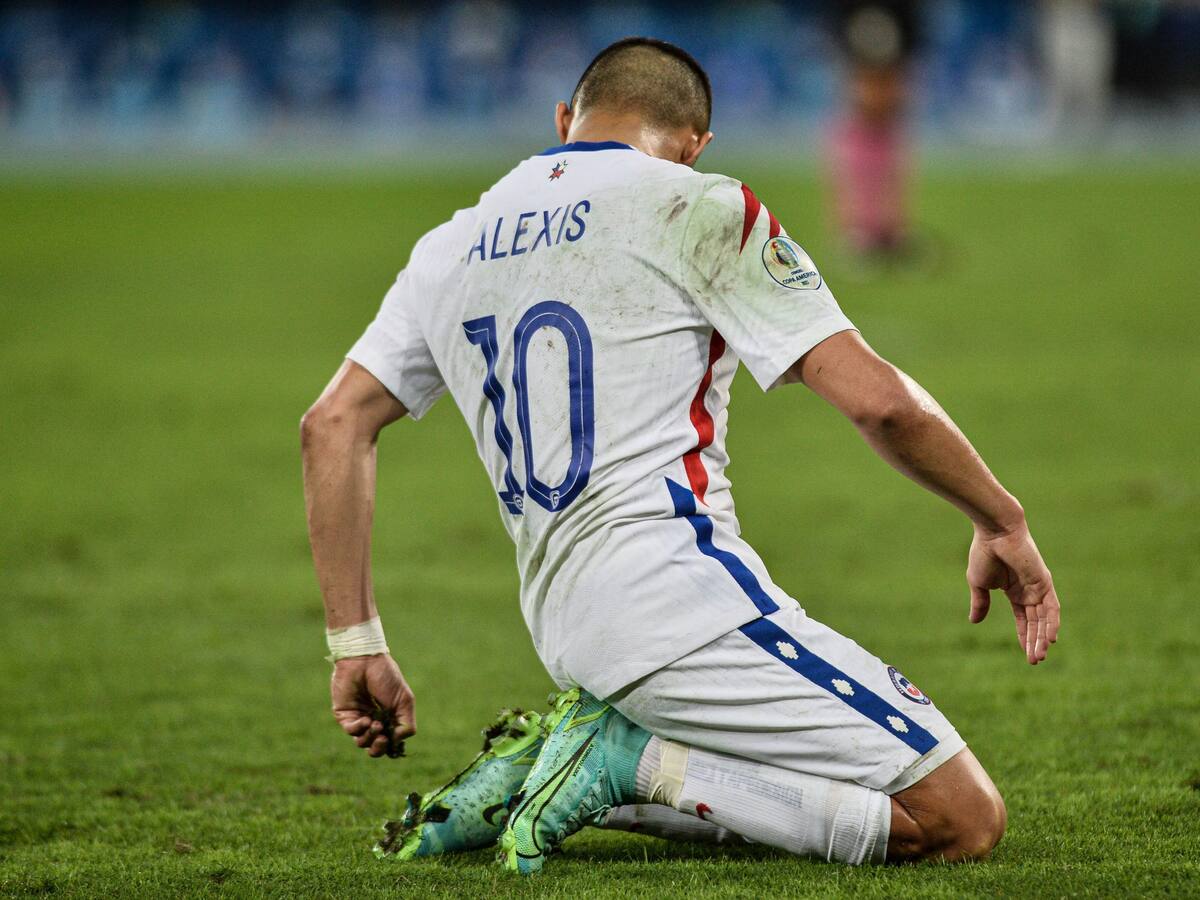 Alexis Sánchez se trasladó hasta España para tratar sus lesiones: Lo proyectan para la jornada triple de las Clasificatorias