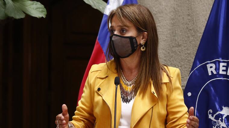 02 DE MARZO DE 2021/VALPARAISOLa senadora Jacqueline van Rysselberghe ofrece un punto de prensa en el Senado.
FOTO: LEONARDO RUBILAR CHANDIA/AGENCIAUNO