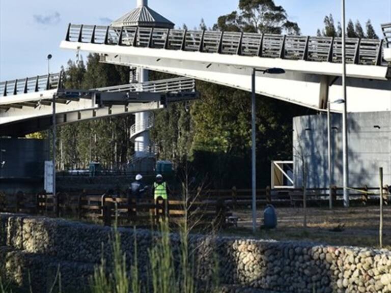 MOP criticó informe Dictuc por puente Cau-Cau: «Fue financiado por la empresa AZVI»