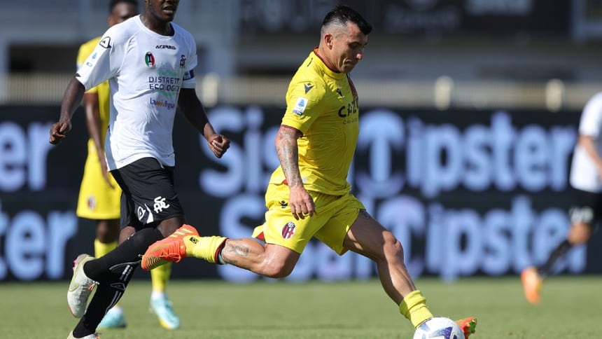 El "Pitbull" se vistió de "10": Gary Medel sorprende con increíble asistencia en el empate entre Bologna y Spezia