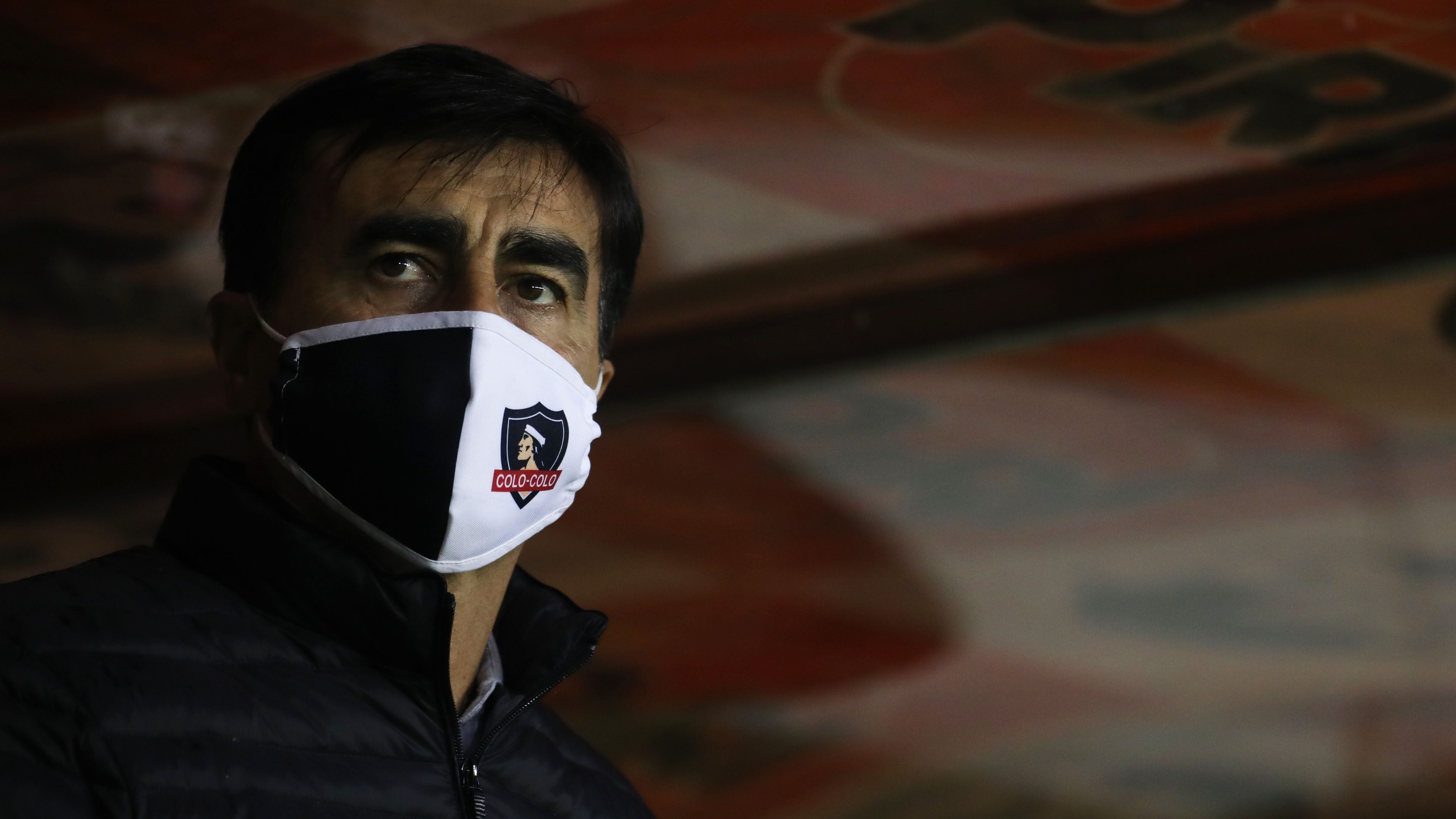 01 DE MAYO DE 2021/CHILLANEl director tecnico de Colo Colo, Gustavo Quinteros, durante el partido valido por la fecha 5 del Campeonato Nacional AFP PlanVital 2021, entre Nublense y Colo Colo, disputado en el Estadio Nelson Oyarzun Arenas de Chillan.
FOTO: JAVIER VERGARA/AGENCIAUNO