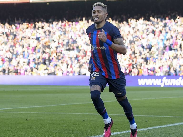 Barcelona sufre para derrotar a Valencia y afianza su liderato en La Liga Española