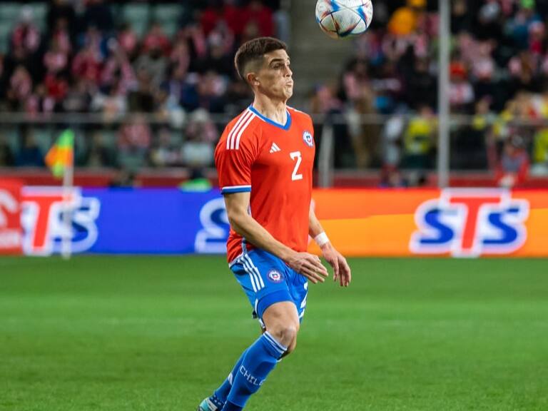 Guillermo Soto surge como alternativa en Colo Colo ante la demora por Matías Catalán