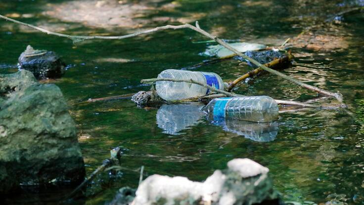 Crisis ambiental: Chile alcanzó su sobregiro de plásticos antes que el promedio mundial