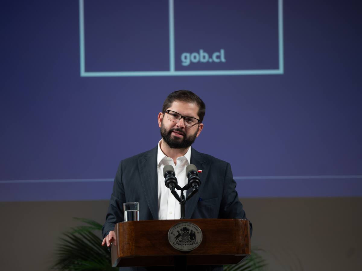 Presidente Boric dice que vínculos entre grupos reivindicativos con bandas delictuales le “hacen mucho daño al pueblo mapuche”