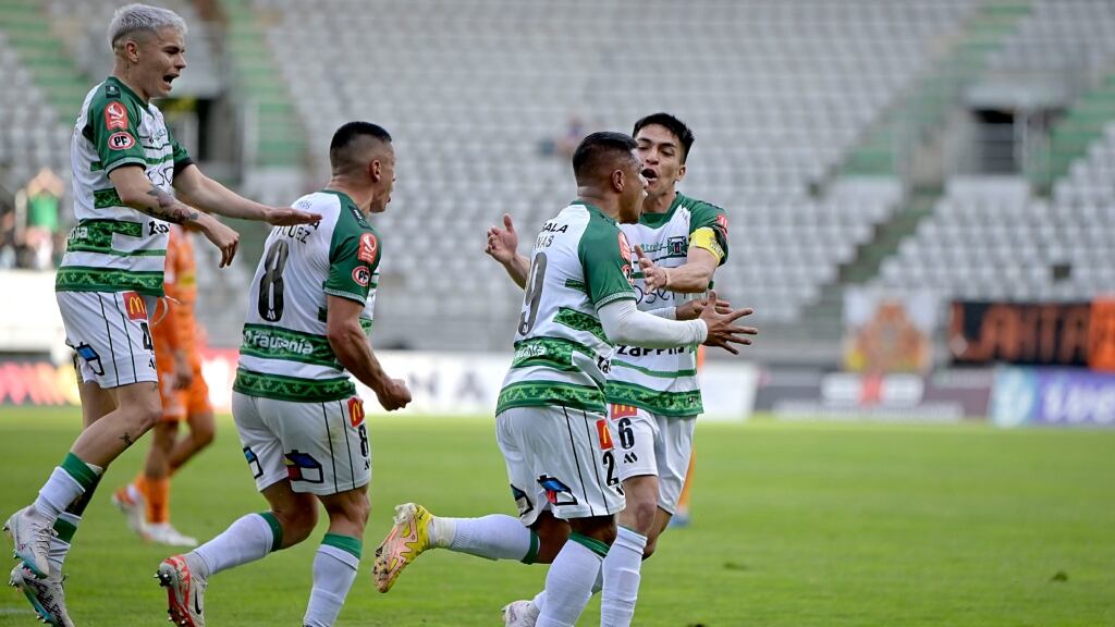 Deportes Temuco remonta el marcador ante Cobreloa y enciende al máximo la lucha por el título en la Primera B