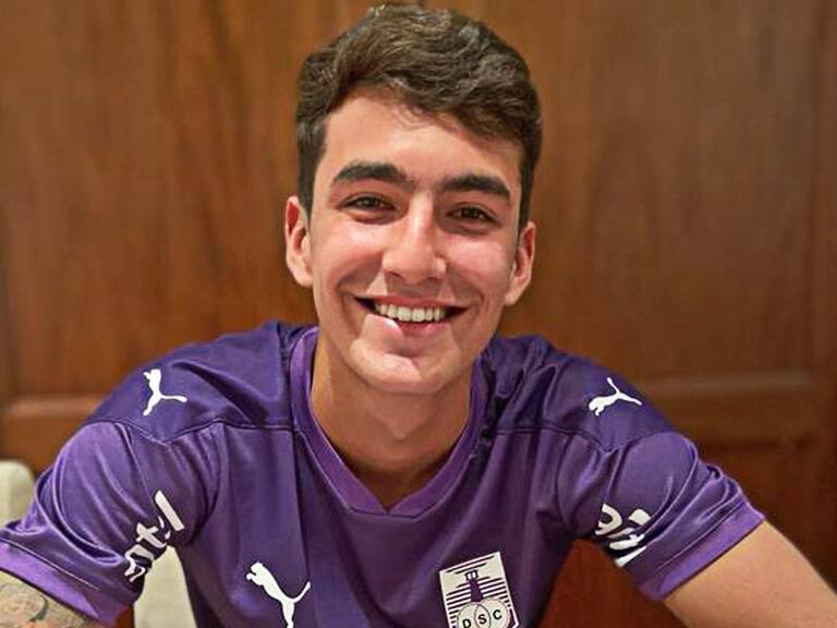 De tal palo, tal astilla: hijo del Loco Abreu firmó su primer contrato como jugador profesional en Defensor Sporting