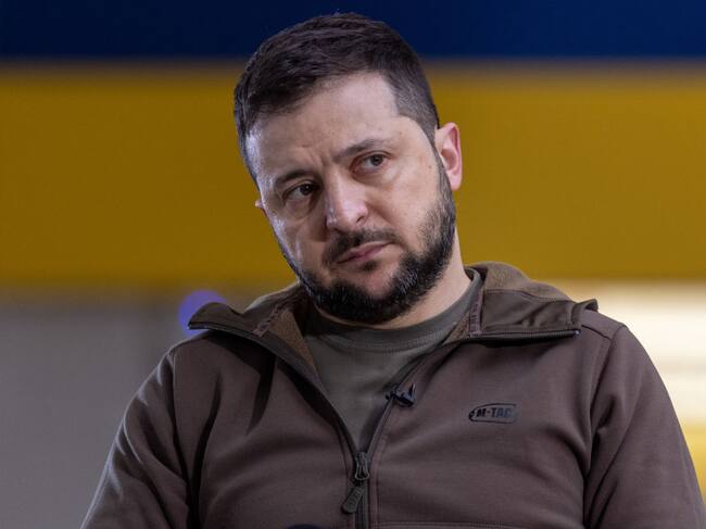 El presidente ucraniano Volodimir Zelenski ante un medio en Kiev