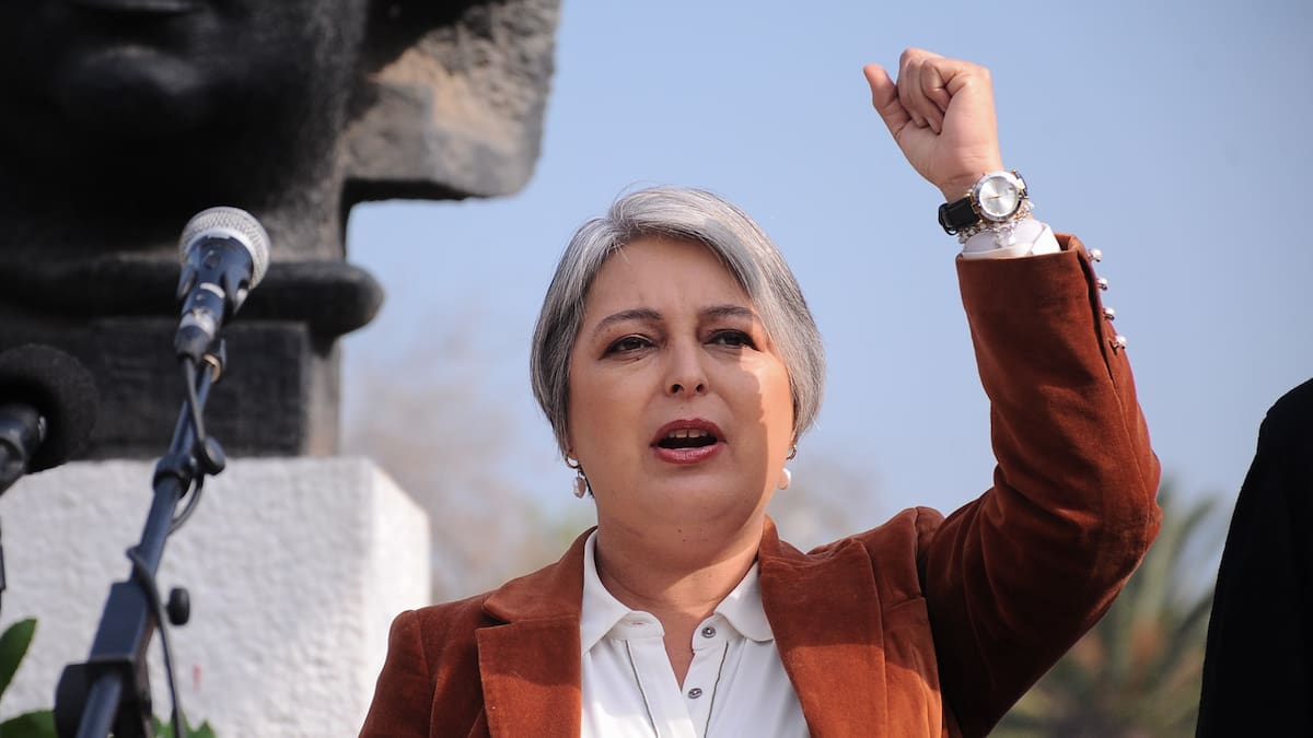 Jeannette Jara descarta suspender su militancia en el PC tras rumores internos