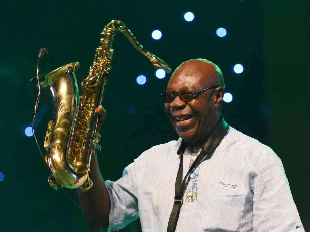 El legendario saxofonista africano Manu Dibango falleció por coronavirus