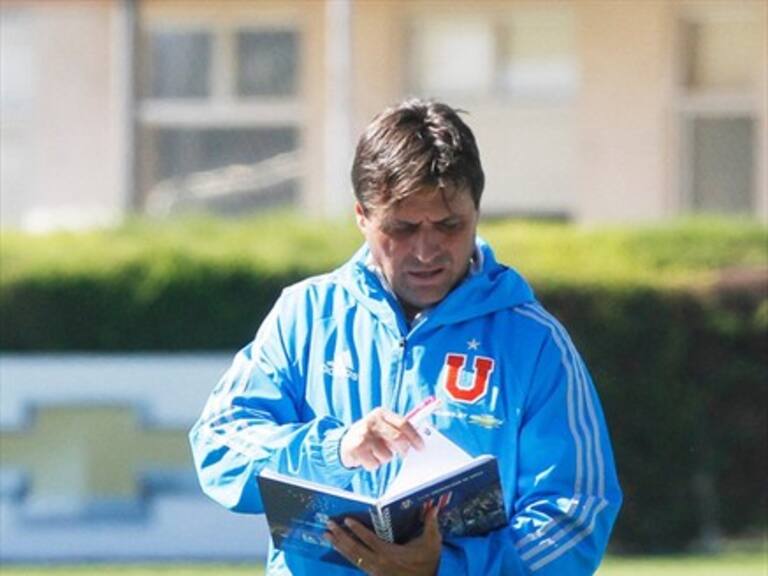 Entrenador de la U: «Felipe Mora es como David Villa»