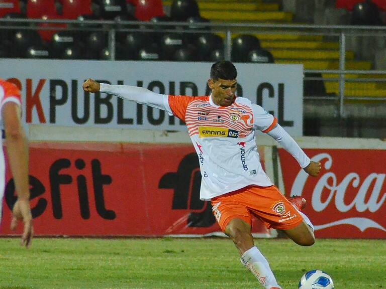 David Escalante se defiende por festejar el "gol fantasma" contra Wanderers: "No fue nada desleal"
