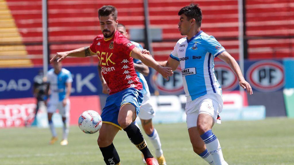 27 de Diciembre del 2020/SANTIAGOJuan Pablo Gomez(c) ,durante el partido valido por la Vigésimo Sexta fecha del Campeonato Nacional AFP PlanVital 2020, entre Union Española vs Deportes Antofagasta, disputado en el Estadio Santa Laura.
FOTO:FRANCISCO LONGA/AGENCIAUNO