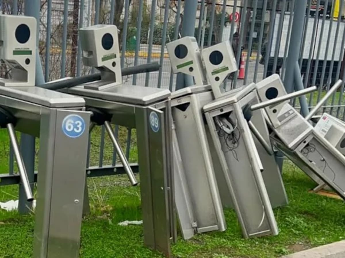 Parque Estadio Nacional se defiende tras denuncia por torniquetes tirados y vandalizados: esta fue la explicación