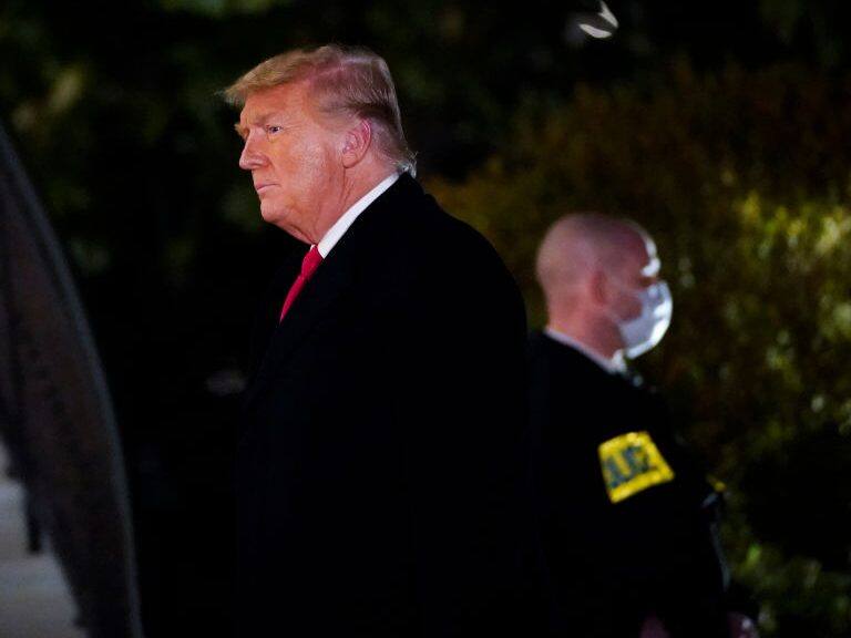 WASHINGTON, DC - JANUARY 12: U.S. President Donald Trump walks to the White House residence after exiting Marine One upon his return on January 12, 2021 in Washington, DC. Following last week&#039;s deadly pro-Trump riot on Capitol Hill, Trump traveled to the border town of Alamo, Texas to view the partial construction of wall along the U.S.-Mexico border. (Photo by Drew Angerer/Getty Images)