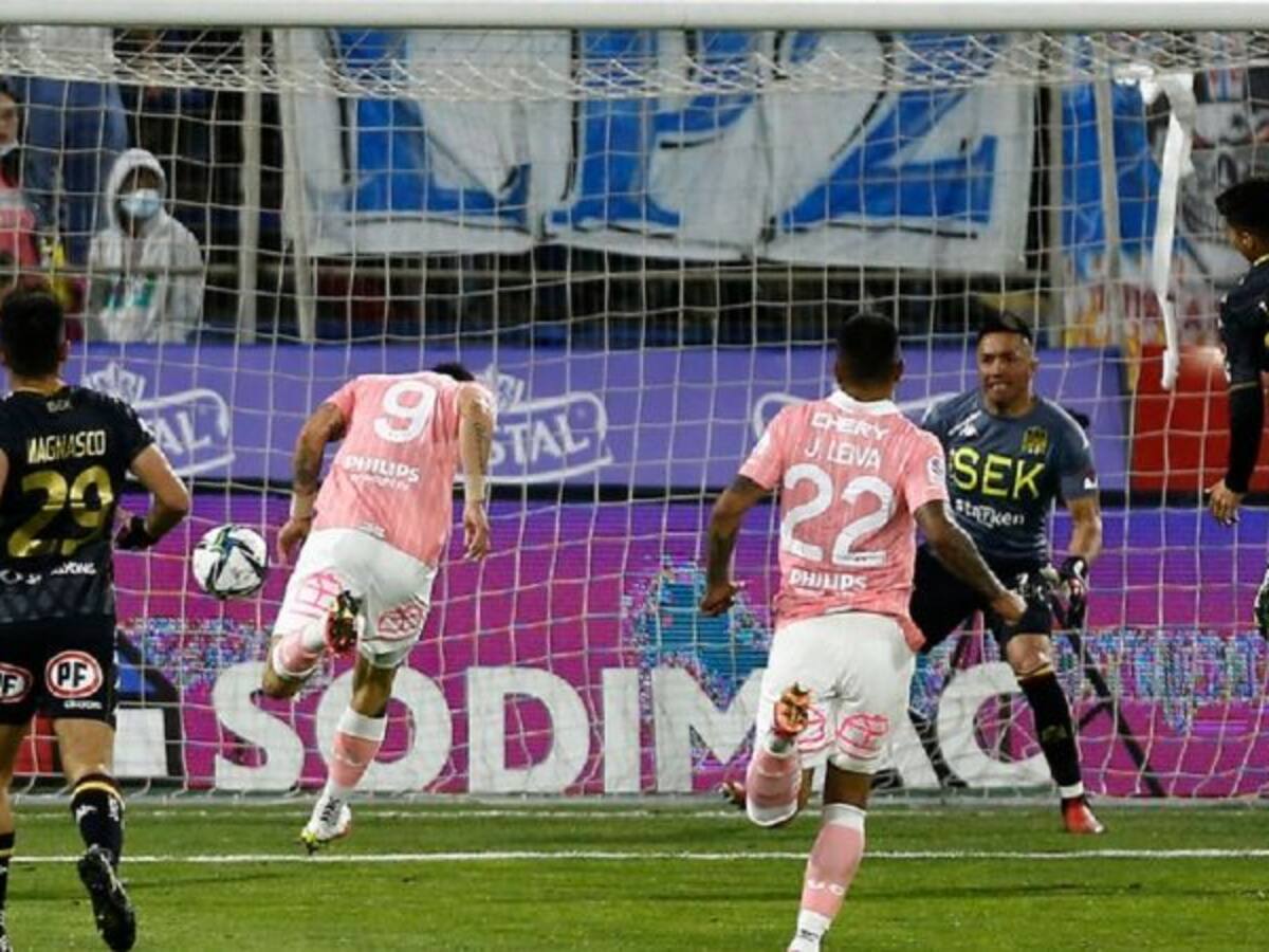 La ilusión del tetra más viva que nunca: la UC venció a Unión en San Carlos y quedó a un paso de alcanzar a Colo Colo en la punta