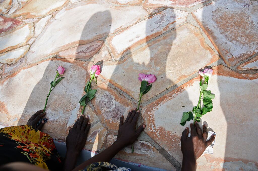 Homenaje a las víctimas de una masacre en Uganda ocurrida en 1994