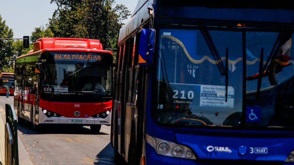 29 DE DICIEMBRE DE 2018/SANTIAGOEste sábado se iniciará el recorrido 516, el tercero de la malla de los buses eléctricos y el más largo con 60 km que unirá las comunas de Peñalolén con Pudahuel y Maipú.
FOTO: LEONARDO RUBILAR CHANDIA/AGENCIAUNO