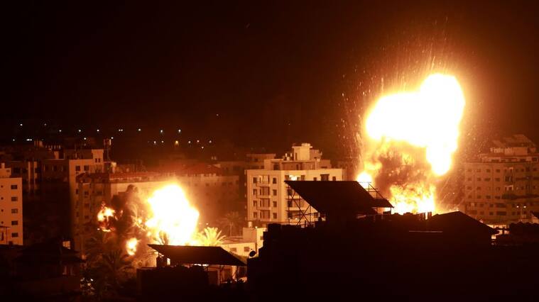 Aviones israelíes bombardean la ciudad de Gaza