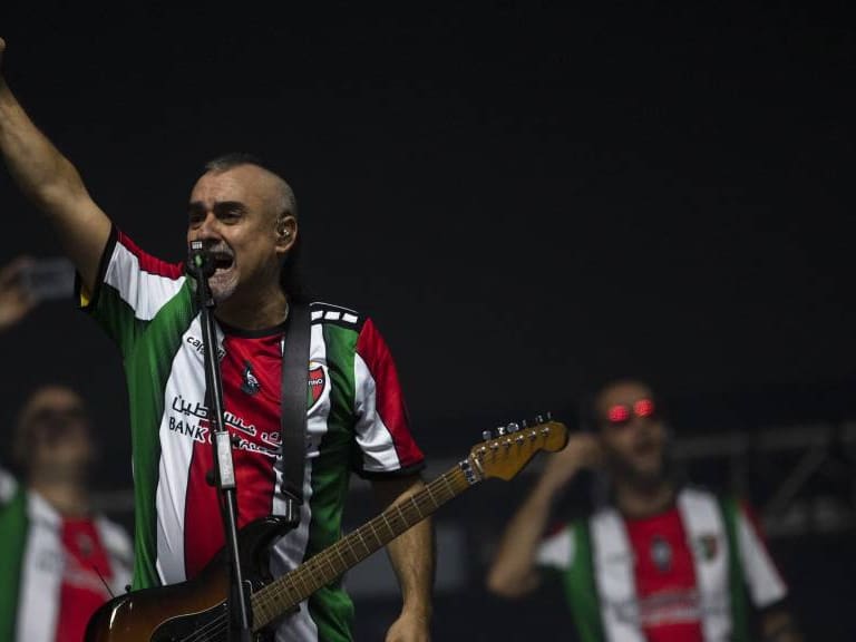 «La camiseta más linda del mundo, en voz de la resistencia»: Ska-P se usó la indumentaria de Palestino en su concierto en Chile