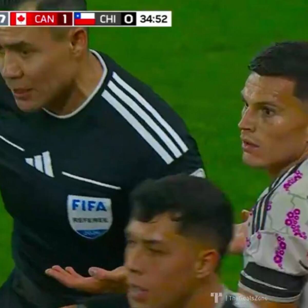 “Vio sangre y se apuró”: Lucas Cepeda recibió tarjeta roja en Chile antes del entretiempo ante Canadá