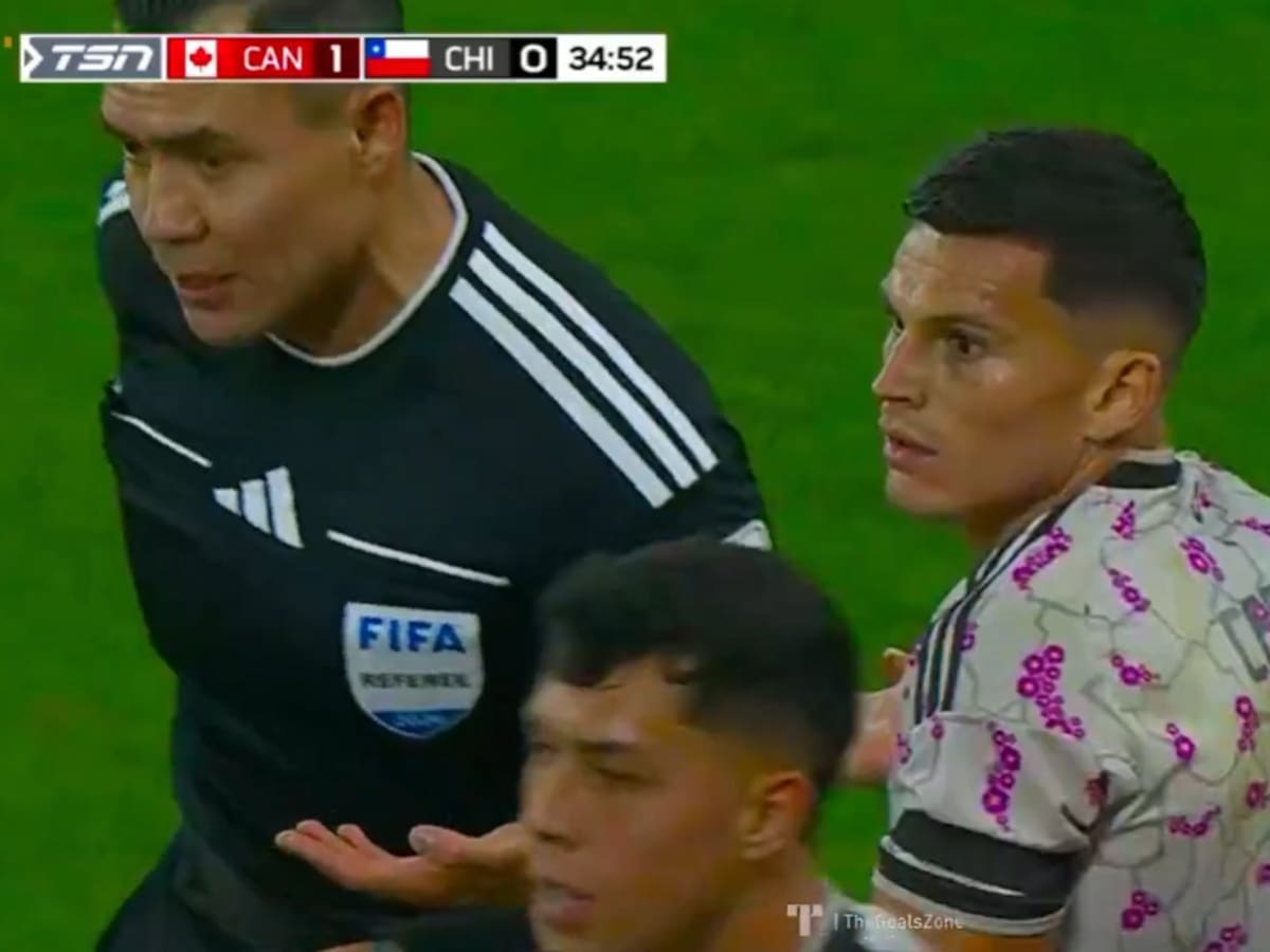 “Vio sangre y se apuró”: Lucas Cepeda recibió tarjeta roja en Chile antes del entretiempo ante Canadá