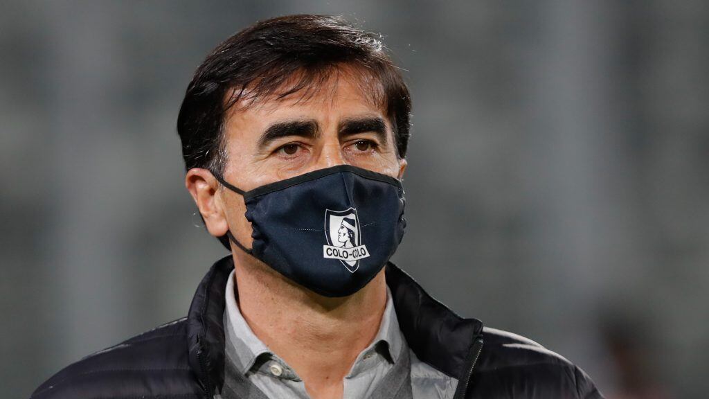 11 de Abril del 2021/SANTIAGOEl Director Tecnico de Colo Colo Gustavo Quinteros(c) ,durante el partido valido por la tercera fecha del Campeonato Nacional AFP PlanVital 2021, entre Colo Colo vs O'Higgins, disputado en el Estadio Monumental.
FOTO:FRANCISCO LONGA/AGENCIAUNO