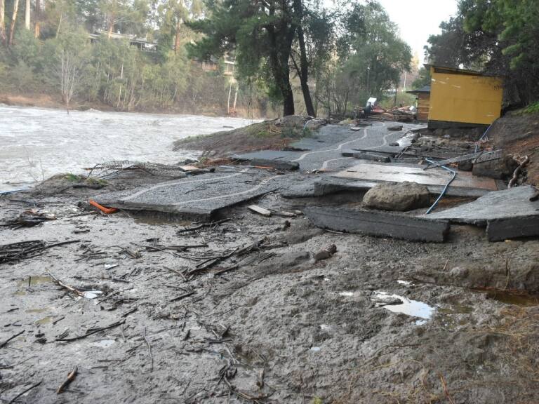 Bomberos descarta persona caída al río Laja tras alerta de vecinos en Cabrero