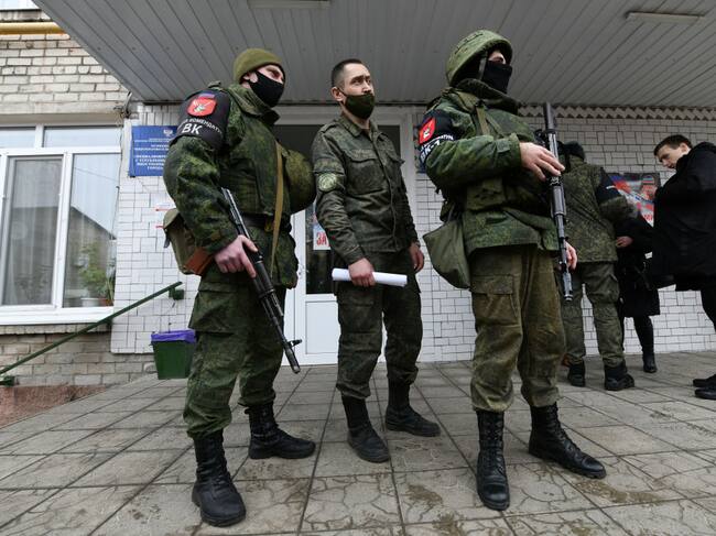 Fuerzas de seguridad reclutan miembros en Donetsk