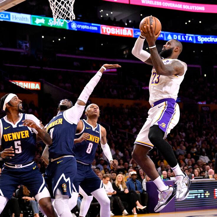 Lebron James y Anthony Davies mantienen con vida a Los Ángeles Lakers en los playoffs de la NBA