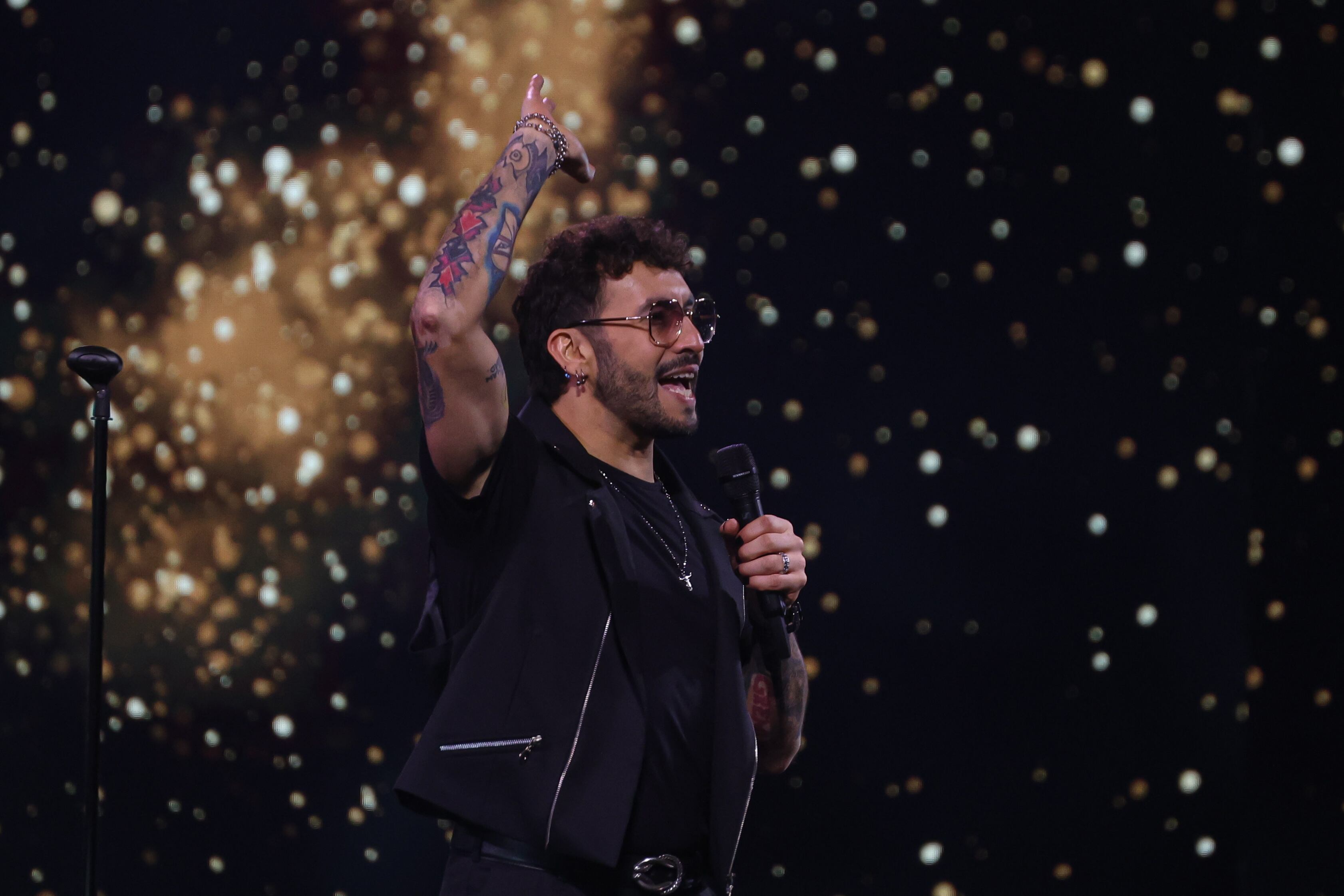 25 DE FEBRERO DE 2025 / VIÑA DEL MAR
Edo Caroe recibe las Gaviotas de Plata y Oro, durante el 64 Festival Internacional de la Canción Viña 2025 en la Quinta Vergara.
FOTO: SEBASTIÁN RÍOS MORALES/AGENCIAUNO