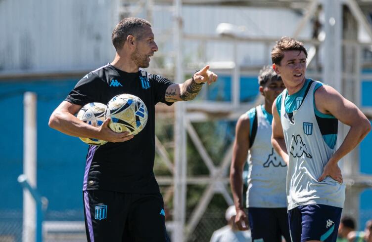 Tetracampeón del fútbol chileno asume la banca de Racing en medio de la crisis