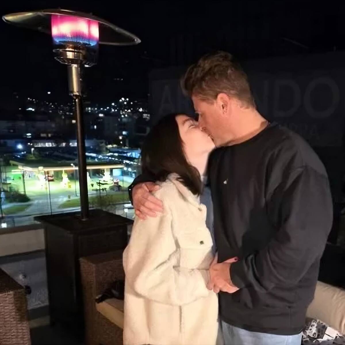 Conocida pareja chilena con más de 20 años de diferencia terminó: revelan hecho clave que apagó la relación por completo