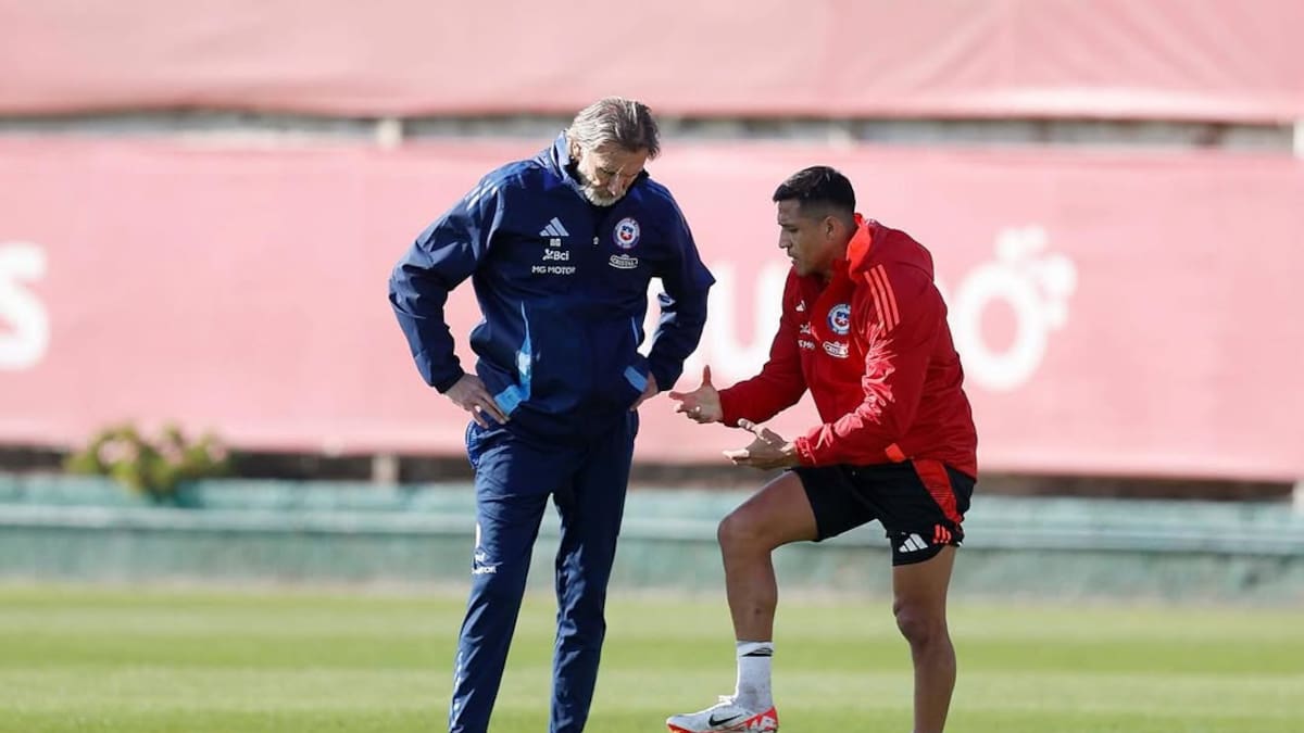 Gareca prueba una delantera inédita: la formación que prepara Chile para enfrentar a Argentina