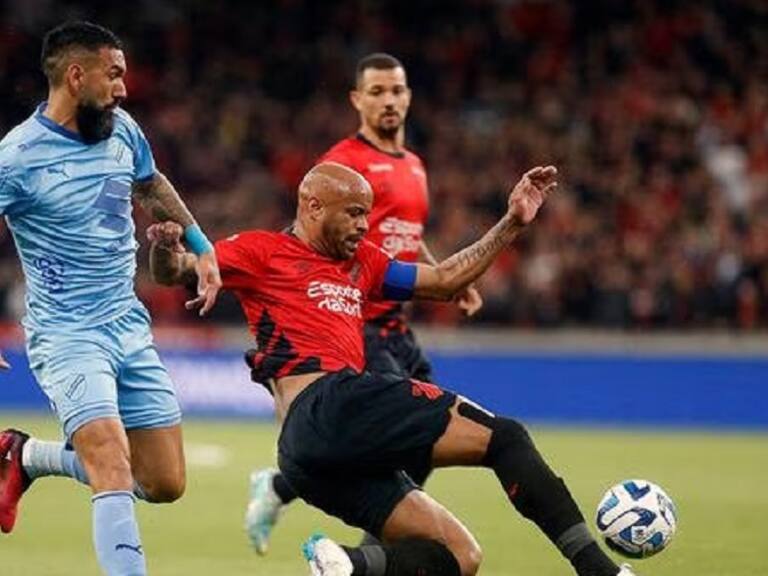 Bolivar da el batacazo y elimina al Atlético Paranaense de Arturo Vidal de la Copa Libertadores de América