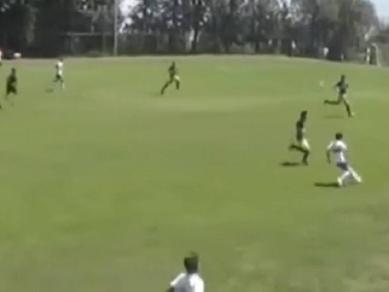 ¿El Messi cruzado? Futbolista de 17 años de la UC la rompe con sus jugadas «fenomenales» y ya lo piden para La Roja