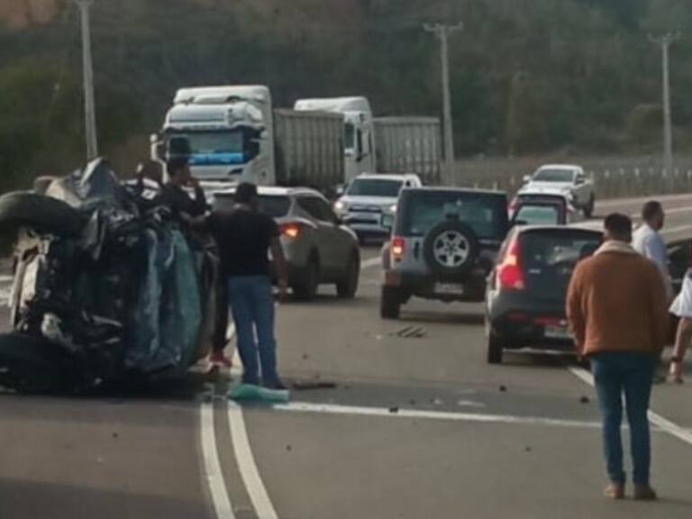 Grave accidente en Ruta Lo Orozco deja a un fallecido y tres lesionados