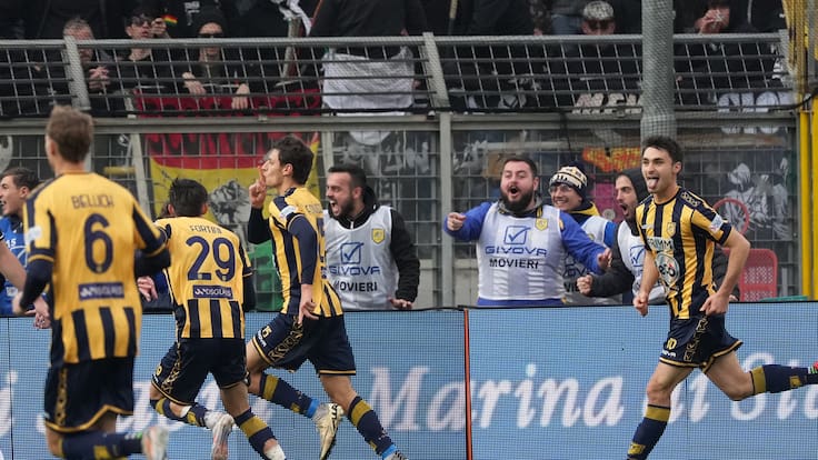Bisnieto de Benito Mussolini desata polémica en Italia tras la celebración de su primer gol como profesional
